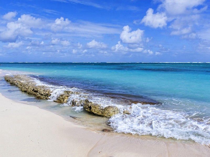 送樊二十三侍御赴汉中判官