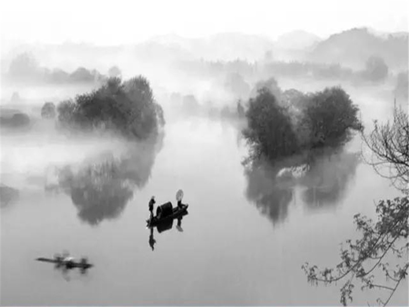 同李太守登历下古城员外新亭亭对鹊湖